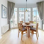 Strandnahe Und Zentral Gelegene Fewo, Hund Willkommen, Haus Saxonia, Binz