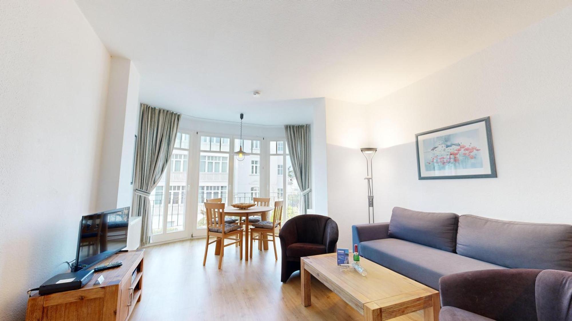 Apartment Strandnahe Und Zentral Gelegene Fewo, Hund Willkommen, Haus Saxonia, Binz