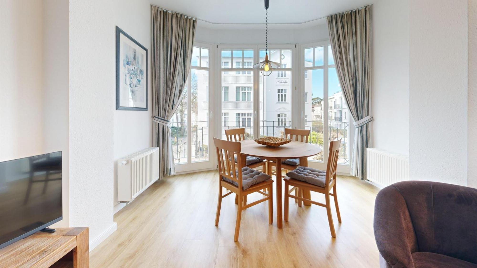 Apartment Strandnahe Und Zentral Gelegene Fewo, Hund Willkommen, Haus Saxonia, Binz